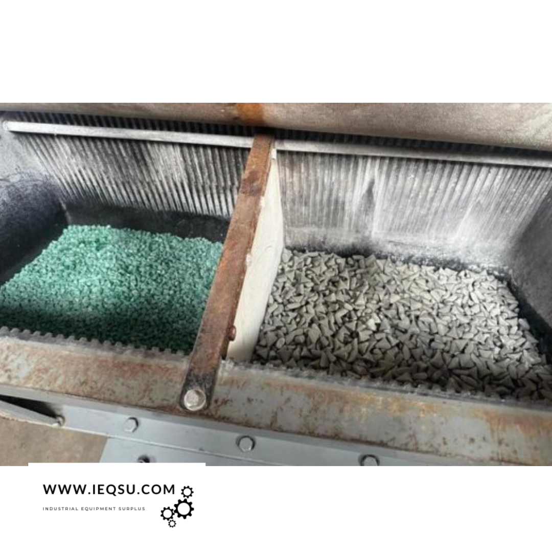 MR DEBURR 300DB Vibratory Tumbler Finishing Machine with Divider