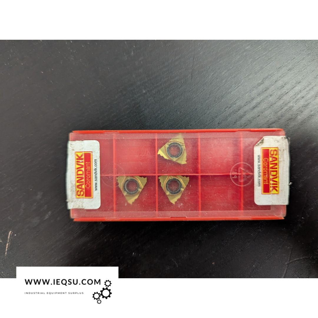 CoroThread® 266, model 266RL-16MM01F150E with grade 1135 Sandvik Coromant